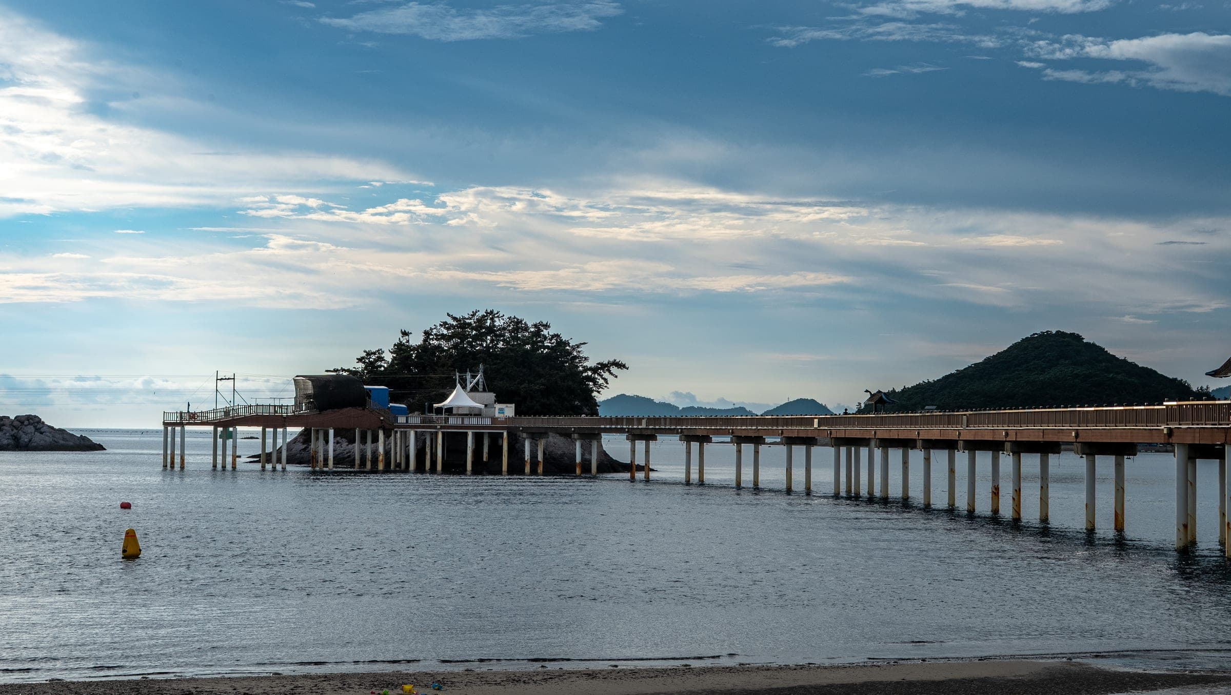 Pier to the island